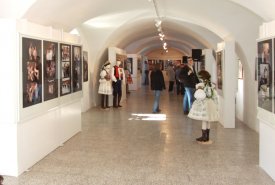 Fotografie z vernisáže výstavy Inspirace folklorem i přírodou