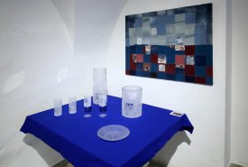 Textilní obraz kombinovaný s rytým sklem Ivany Majvaldové a ryté a pískované sklo, foto: Radek Lepka