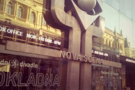 Vstup do budovy Nové scény Národního divadla v Praze, foto: Dita Hálová